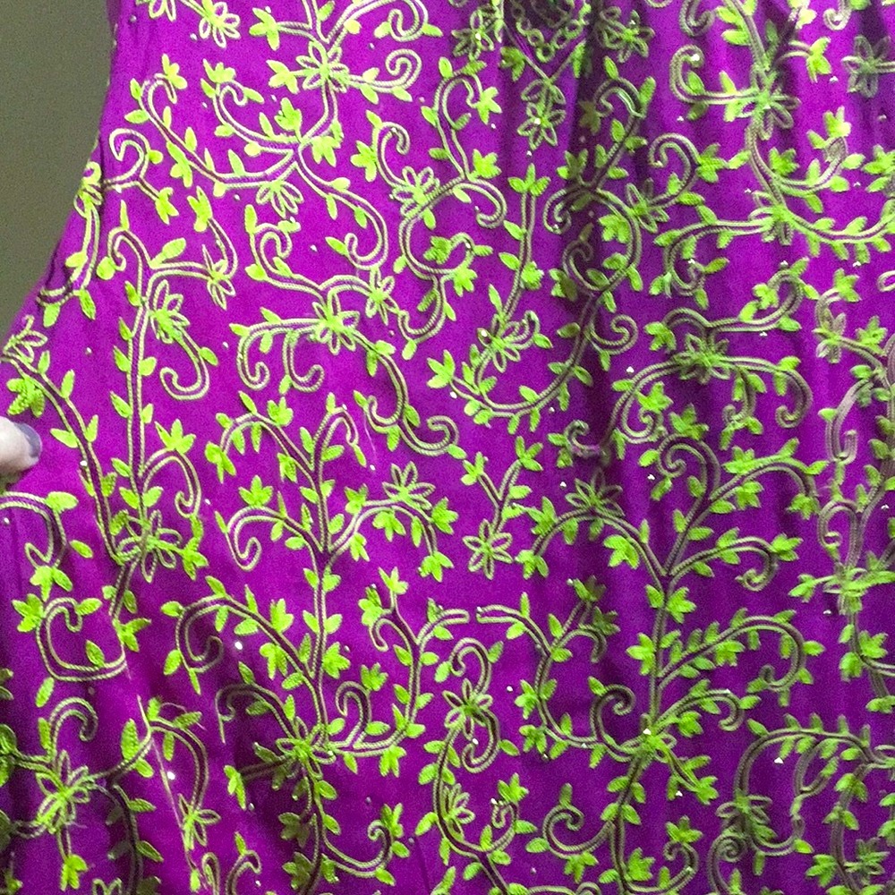 Absolutely Beautiful Double Colored Embroidered I… - image 3